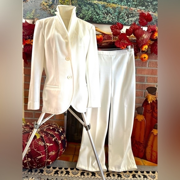 HOOPER WHITE VINTAGE POLYESTER PANTSUIT - Picture 3 of 9
